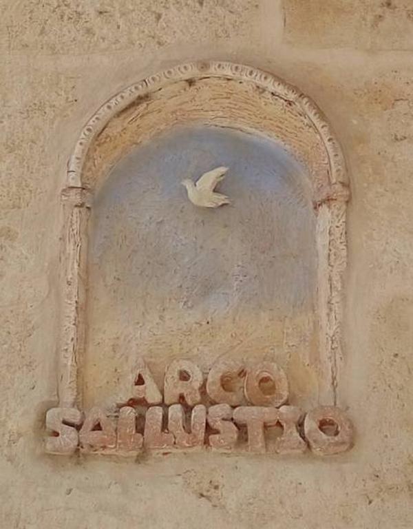 Arco Sallustio Monopoli Exteriör bild
